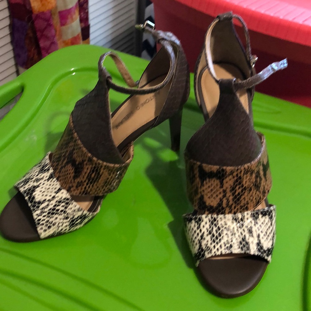 Women’s shoes
